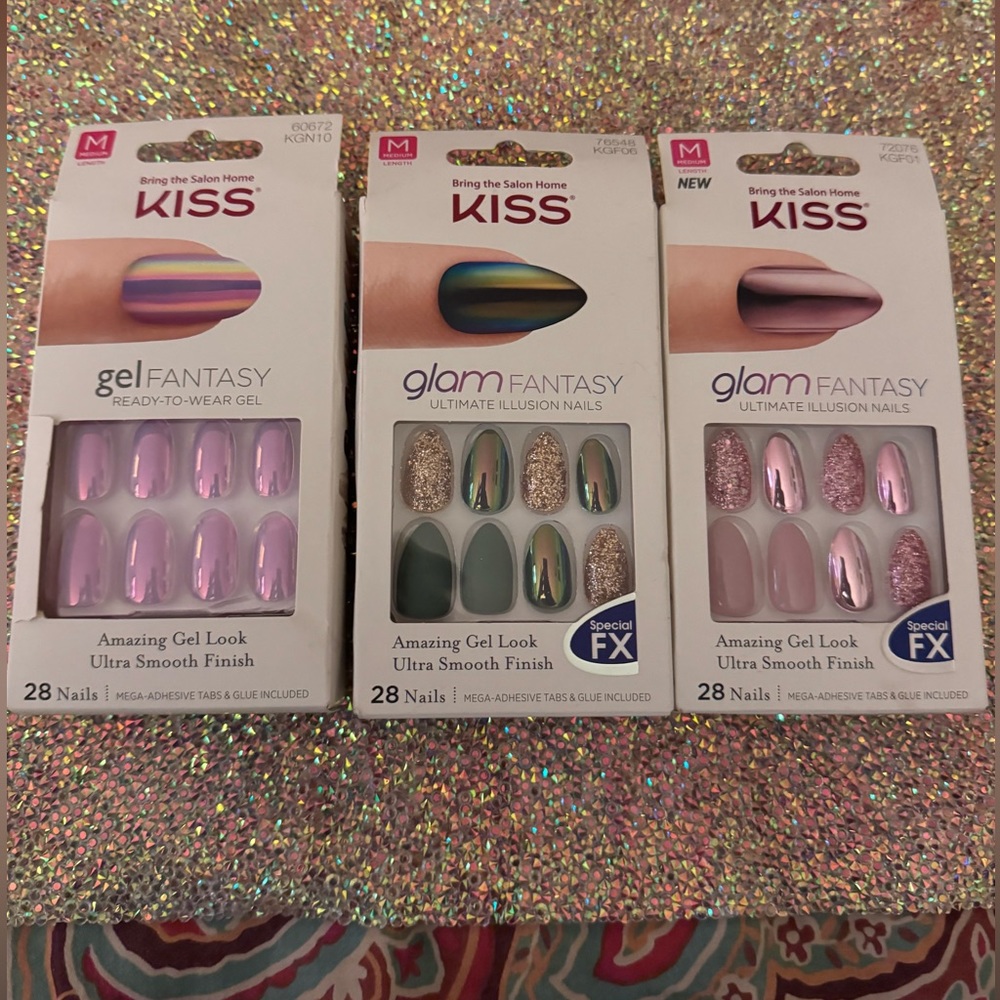 KISS Press on nails (3 kits)